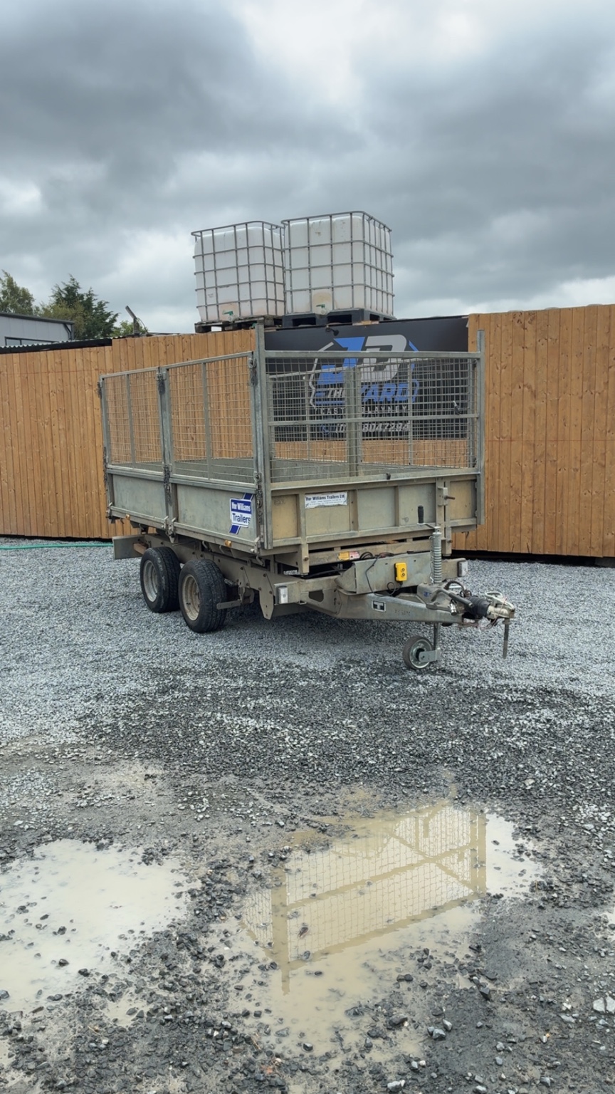 Twin axle mesh side trailer